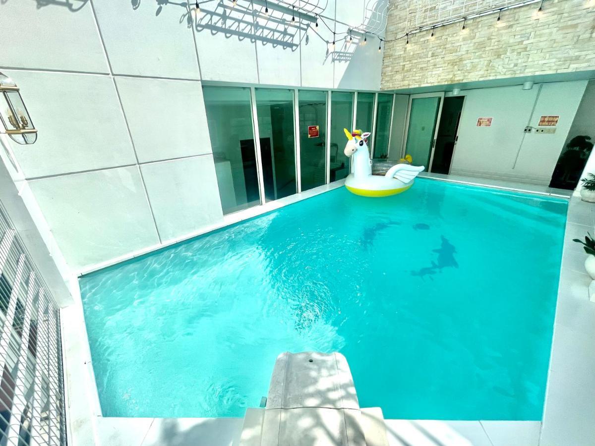 White Penthouse-Rooftop Pool Private -Central City Apartment Ho Chi Minh City Exterior photo