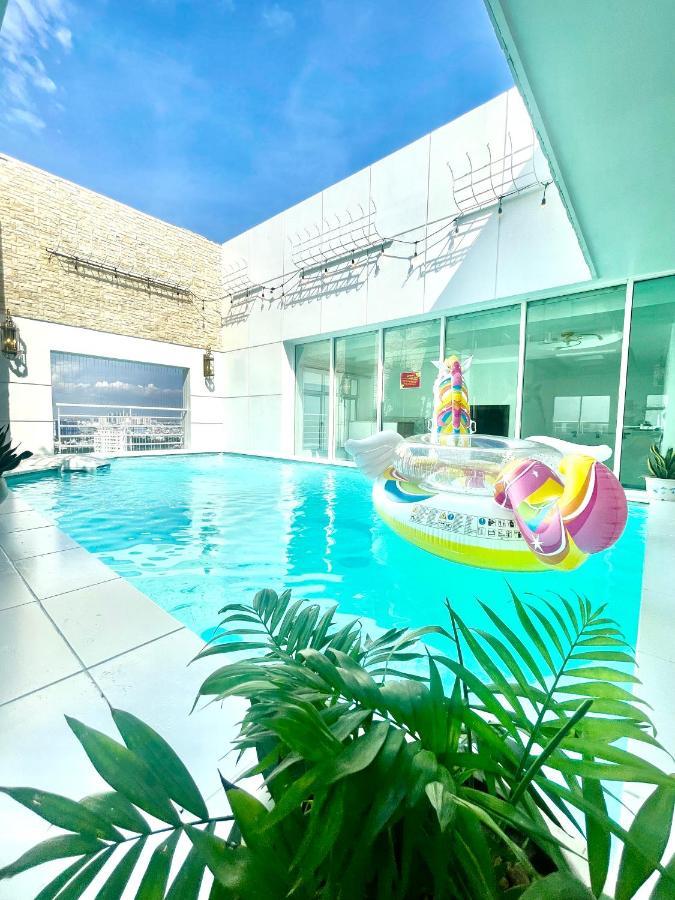 White Penthouse-Rooftop Pool Private -Central City Apartment Ho Chi Minh City Exterior photo