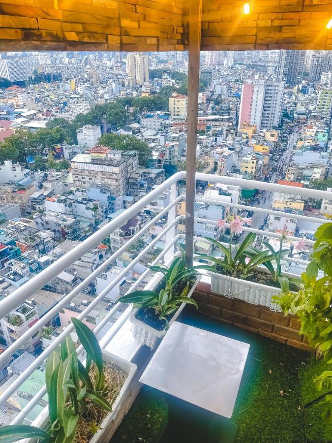 White Penthouse-Rooftop Pool Private -Central City Apartment Ho Chi Minh City Exterior photo